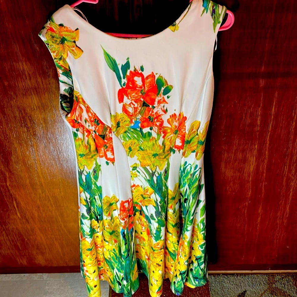 Flower patterned cute dress